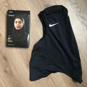 Nike Pro Hijab